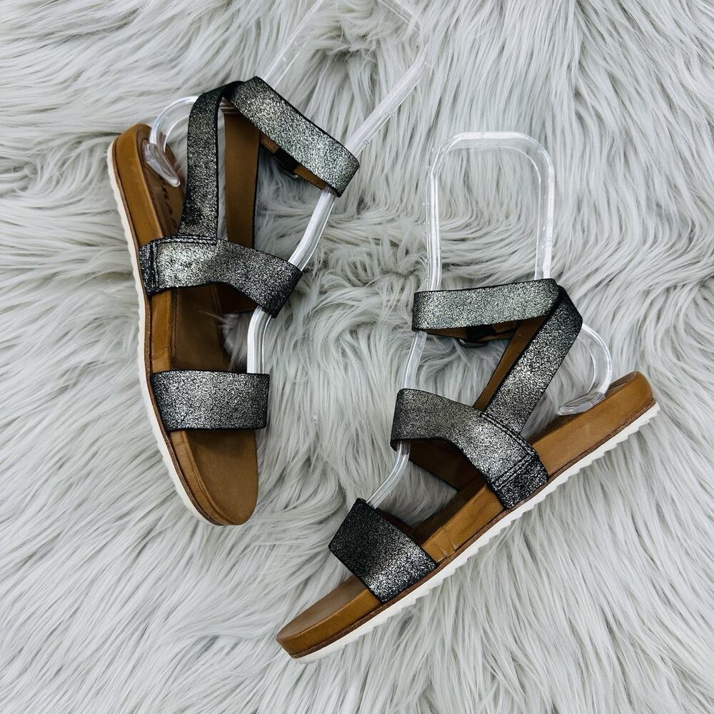Trask Women's Ryder Gladiator Sandals Silver Pewter Metallic Suede Size 7 NEW